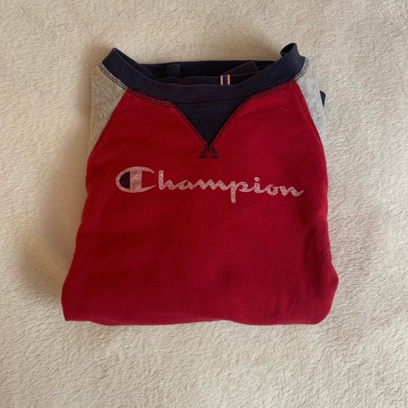 Champion Crewneck - Picture 2 of 2